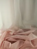 Персиковый