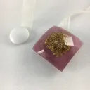 Розовый